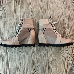Women’s Sorel Joan of Arctic waterproof wedge III Lexie lace-up bootie size 8